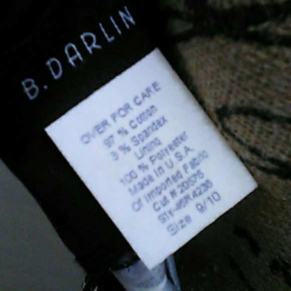 Black and white v-neck geometric pattern dress - Picture 7 of 8